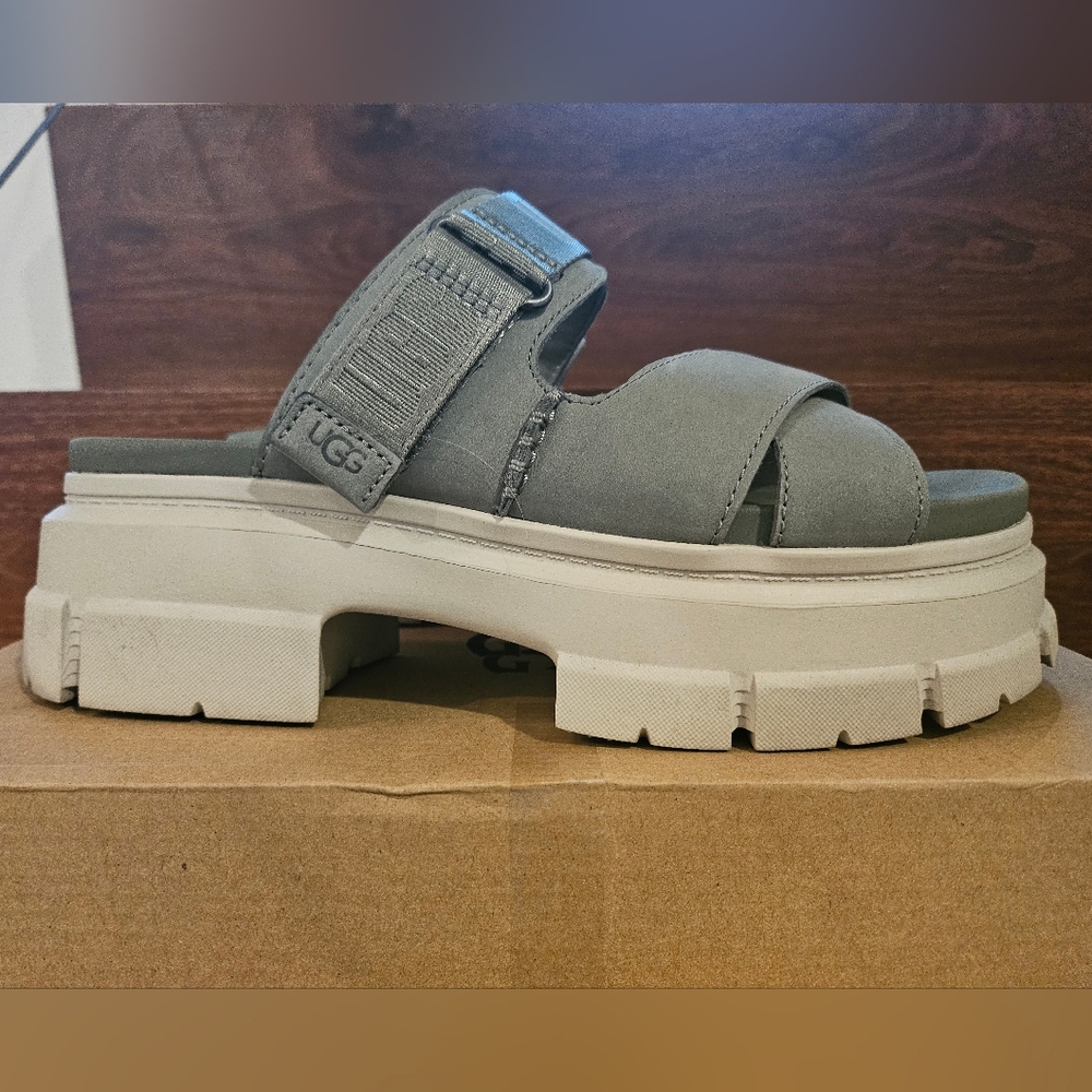 UGG Ashton slide